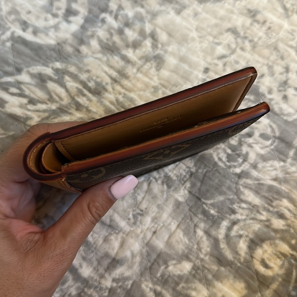 LV men’s monogram wallet - Picture 6 of 8